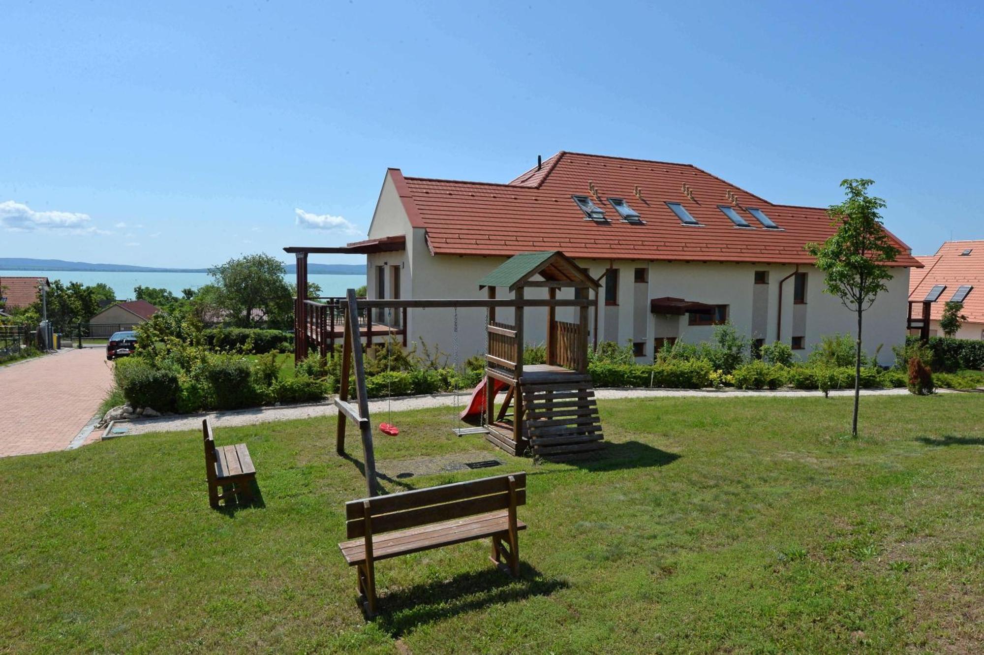 Aranymandula apartmanok Balatonakali Bagian luar foto