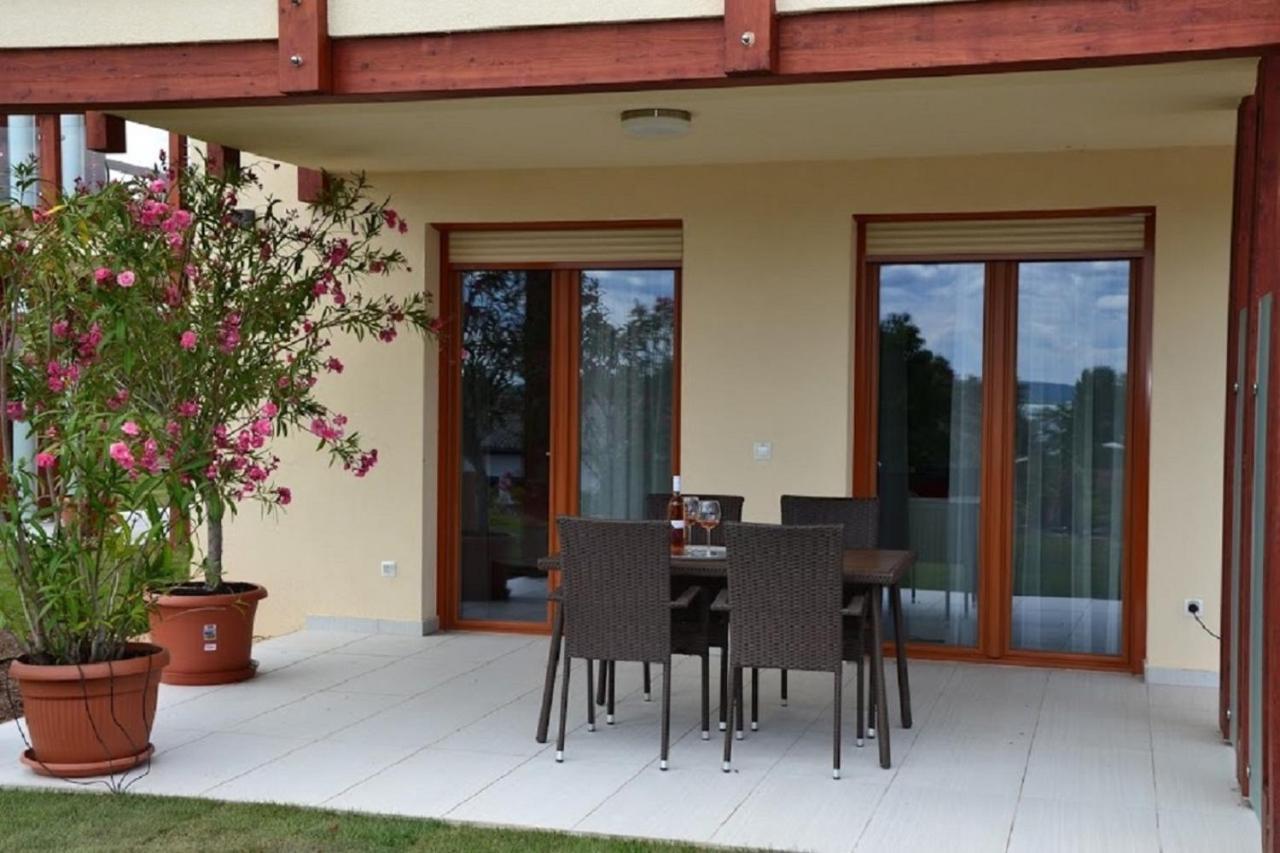 Aranymandula apartmanok Balatonakali Bagian luar foto
