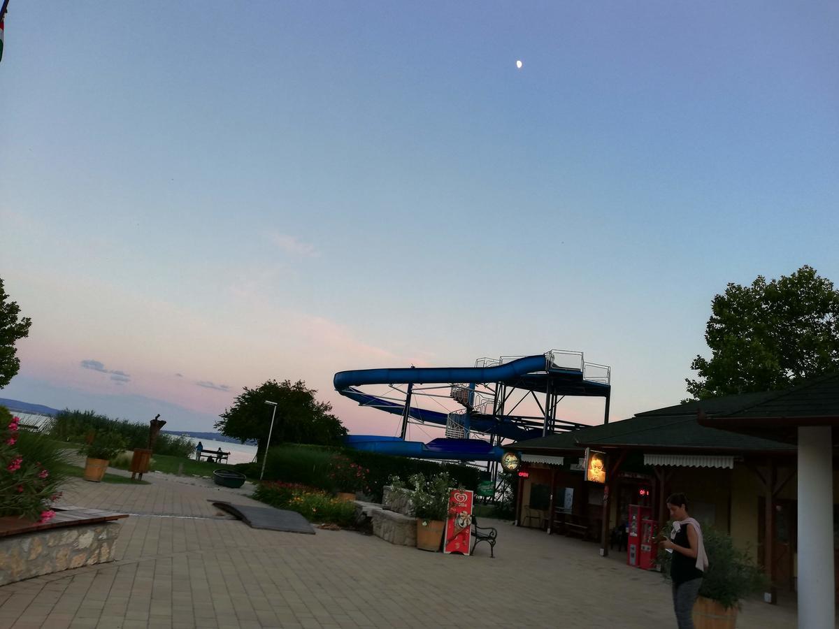 Aranymandula apartmanok Balatonakali Bagian luar foto