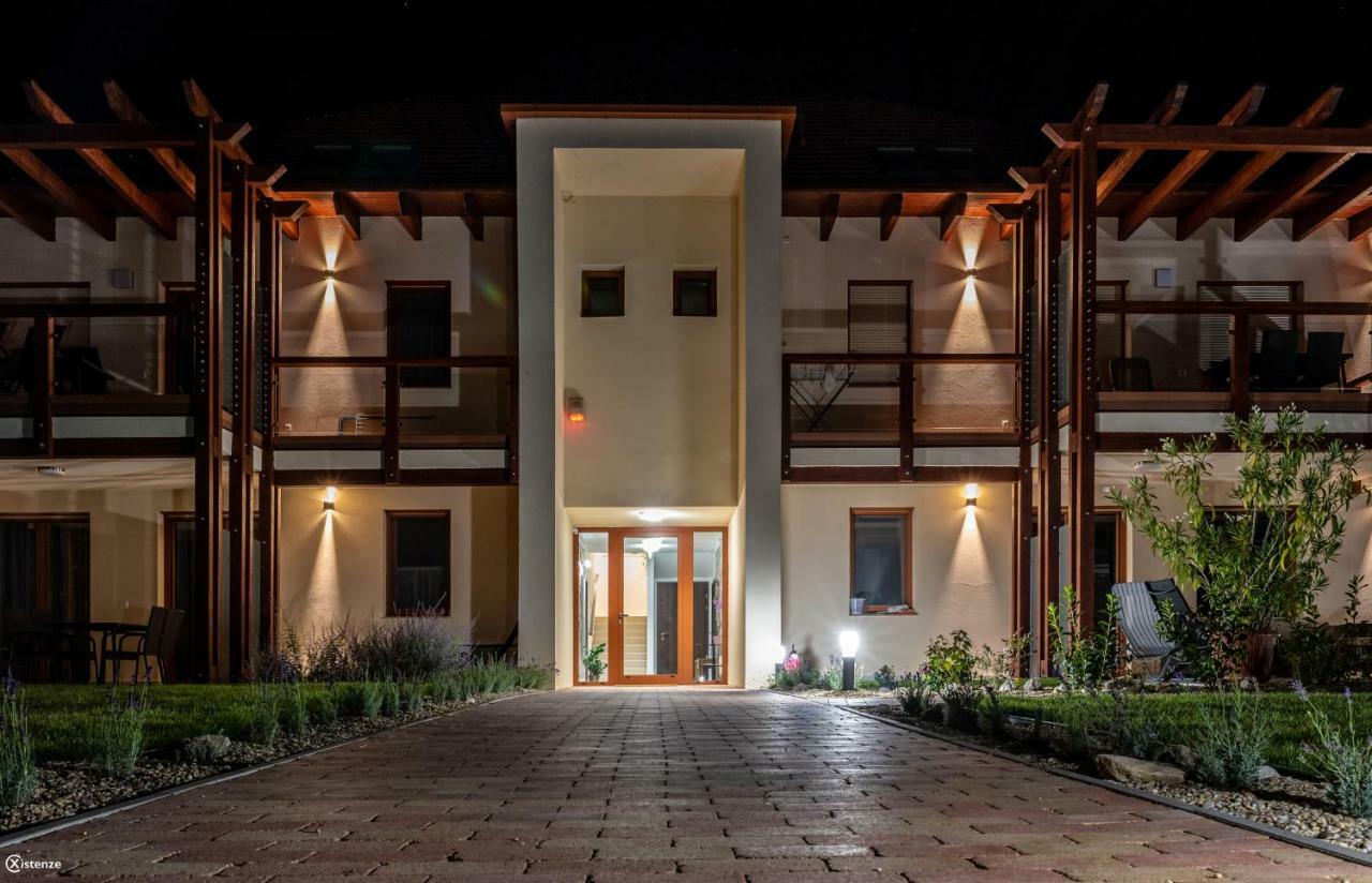 Aranymandula apartmanok Balatonakali Bagian luar foto